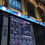 La Bolsa española ha comenzado la jornada de este miércoles con fuertes pérdidas a la espera de que se conozca el resultado definitivo de las elecciones de EE UU