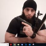 El autor de los atentados con las armas que portaba