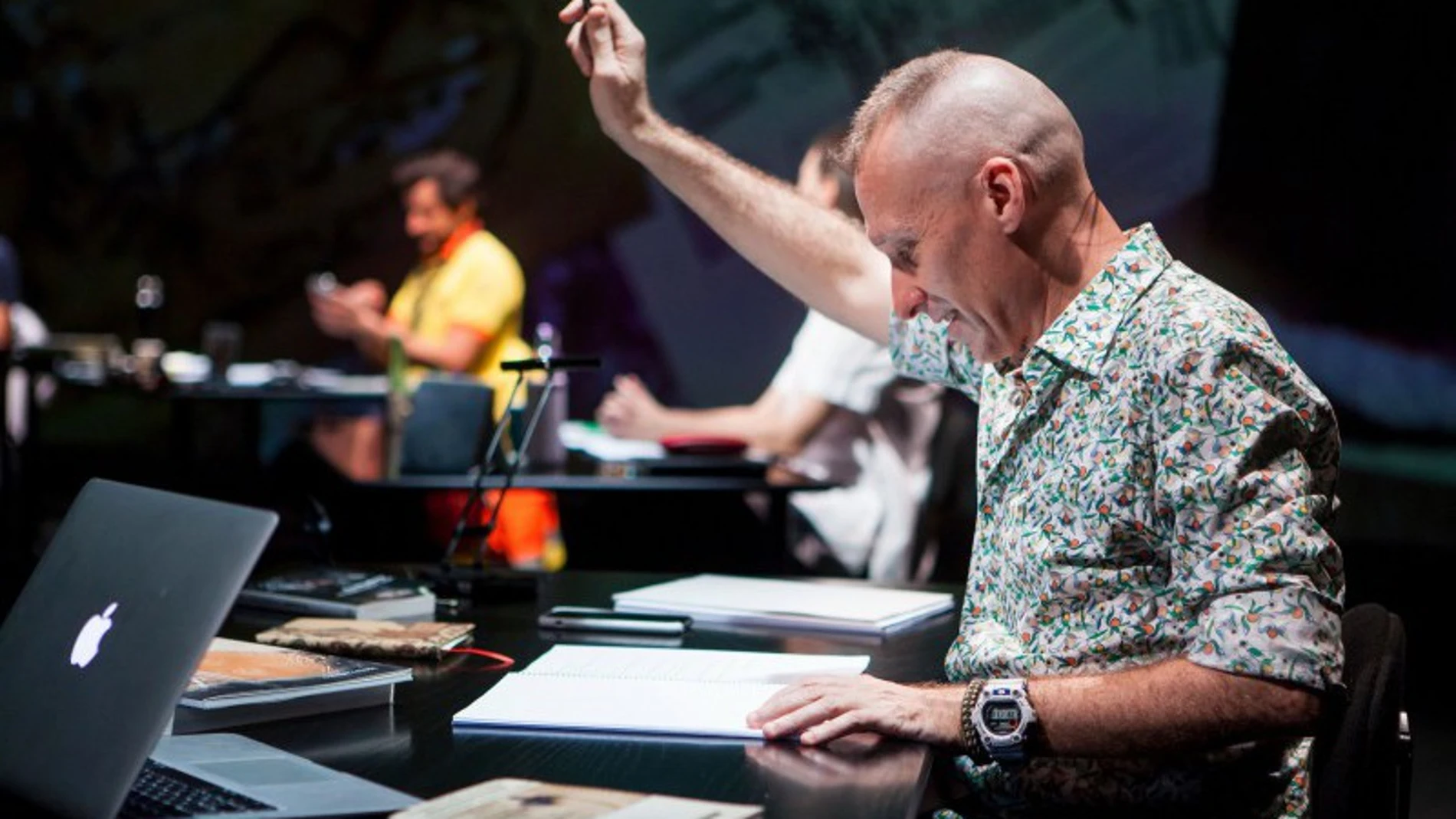 El creador Sergio Blanco durante los preparativos de "Covid-451"