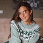 En la imagen, María Fernández Rubíes con el jersey que se hará viral.