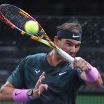 Nadal da un golpe de derecha en su partido contra Carreño