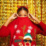 7 jerséis navideños de Zara, Oysho y Lefties que te van a transportar directamente a la Navidad.
