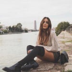 Rocío Osorno y las botas perfectas para bajitas.