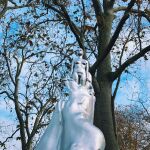 Estatua de Mary Wollstonecraft, obra de la escultora Maggi Hambling