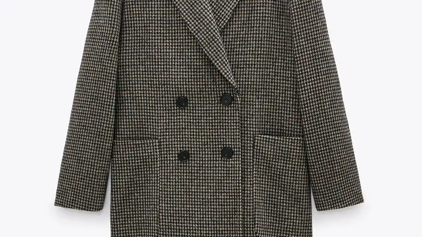 Abrigo tipo blazer cuadros.