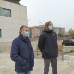 El coordinador de Podemos Zamora, Fernando Barrio, y el secretario general de Podemos Castilla y León, Pablo Fernández