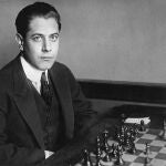 La figura de José Raúl Capablanca inspiró la serie "Gambito de dama"
