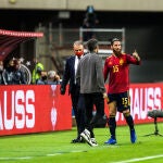 Sergio Ramos se retira lesionado del partido de España. Ahora toca ver si puede jugar en el Real Madrid