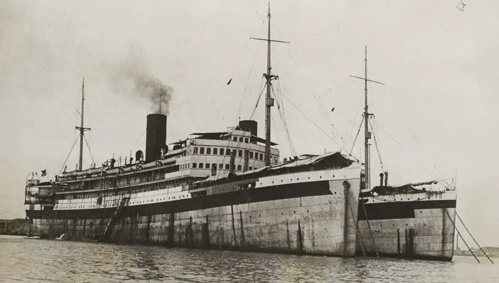 Imagen del barco-prisión "Uruguay"