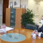 La consellera de Sanidad Universal de la Generalitat, Ana Barceló, mantiene un encuentro con el presidente de la Federación de Fútbol de la Comunitat Valenciana, Salvador Gomar