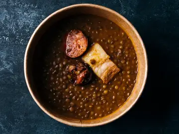 Las lentejas no engordan si se hacen sin productos grasos como el tocino o el chorizo Lentejas de Eduardo de La Fuente, cocinero del restaurante Prístino