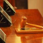 Suspenden a los jueces que absolvieron a violador