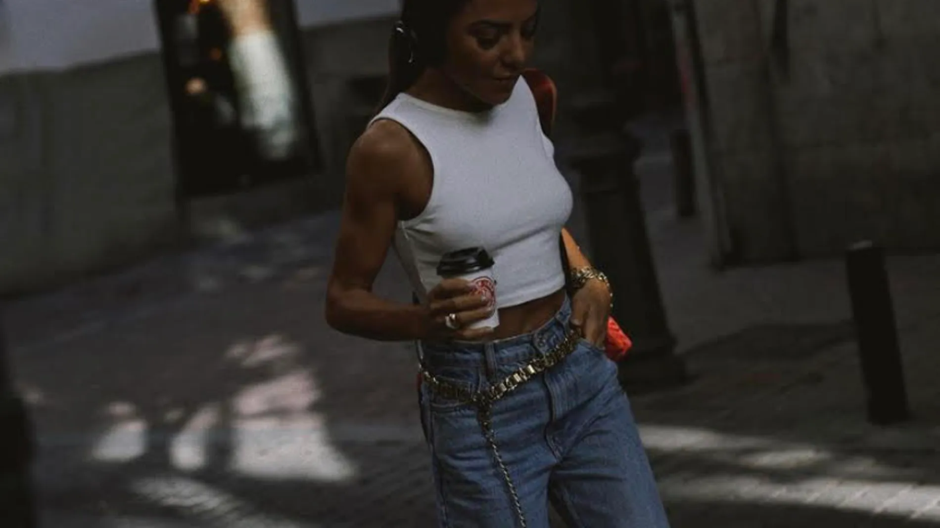 Paula Ordovás con vaquero de Zara.