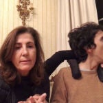 Begoña y su hijo Luis que estudia en un colegio de educación especial