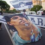 El carisma de Maradona era casi radioactivo y tenía una elocuencia entre peligrosa y adictiva, entre romántica e irresistible