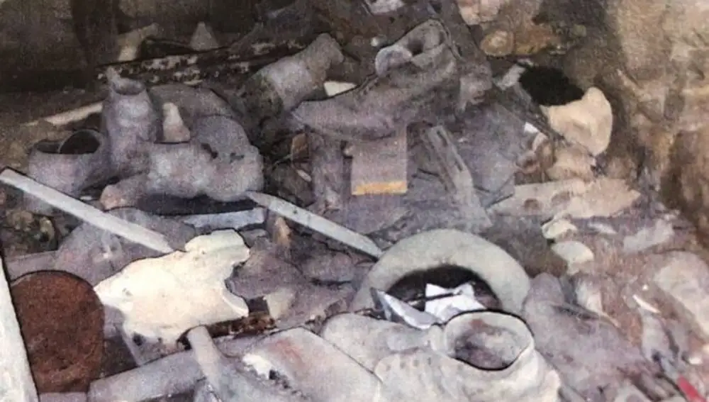 Una pareja descubre una “guarida de brujas” en su casa con huesos, veneno y pinturas aterradoras