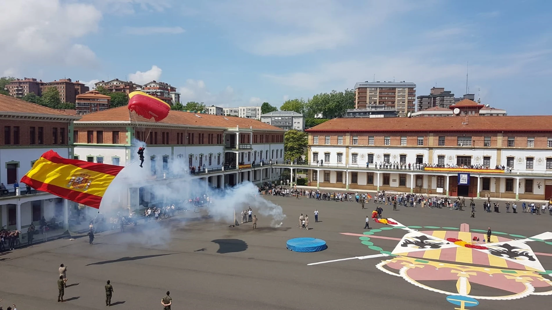 Instalaciones del cuartel de Loyola durante un acto festivo