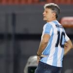 Renato Gaúcho, con la camiseta de Diego Armando Maradona durante el Guaraní-Gremio.