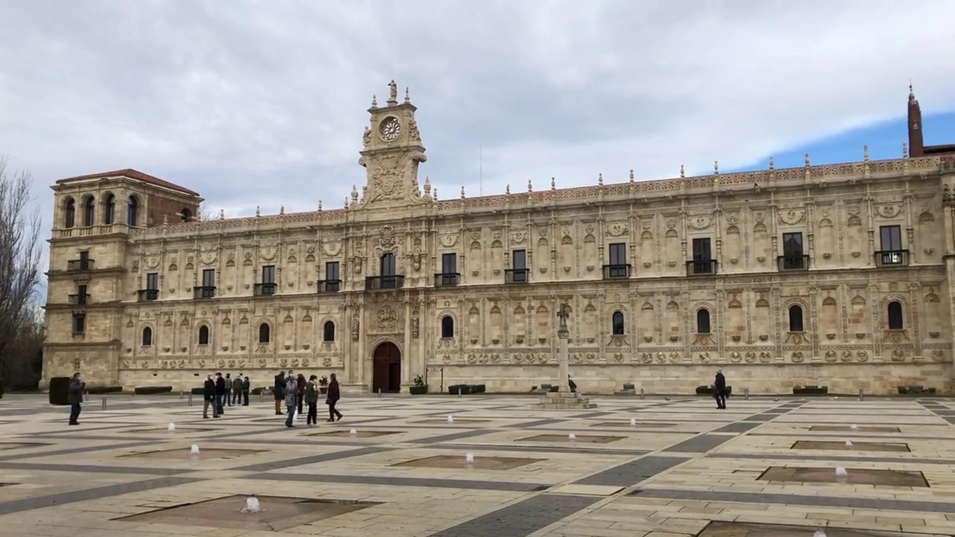 El Parador de San Marcos de León reabre sus puertas