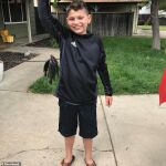 Adan Llanos, de 11 años, asistía a su clases on line con el micrófono y la cámara desconectados