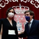 El alcalde de Madrid, José Luis Martínez-Almeida, y la presidenta de la Comunidad de Madrid, Isabel Díaz Ayuso