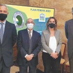 De izq. a dcha.: José Manuel Núñez-Lagos, Director General de Ecovidrio; Javier Aubareda, Presidente de Ecovidrio; Teresa Ribera, Vicepresidenta Cuarta y Ministra para la Transición Ecológica y Reto Demográfico y Jorge Villavecchia, Vicepresidente de Ecovidrio