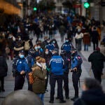 Ambiente navideño en las calles del centro de madrid durante el puente de la Constitución