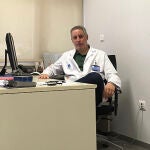 En su lugar de trabajo, el psicólogo clínico Josep Deví