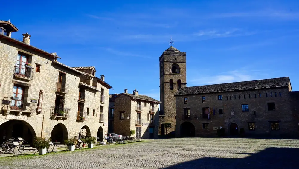 Plaza Mayor de Aínsa.