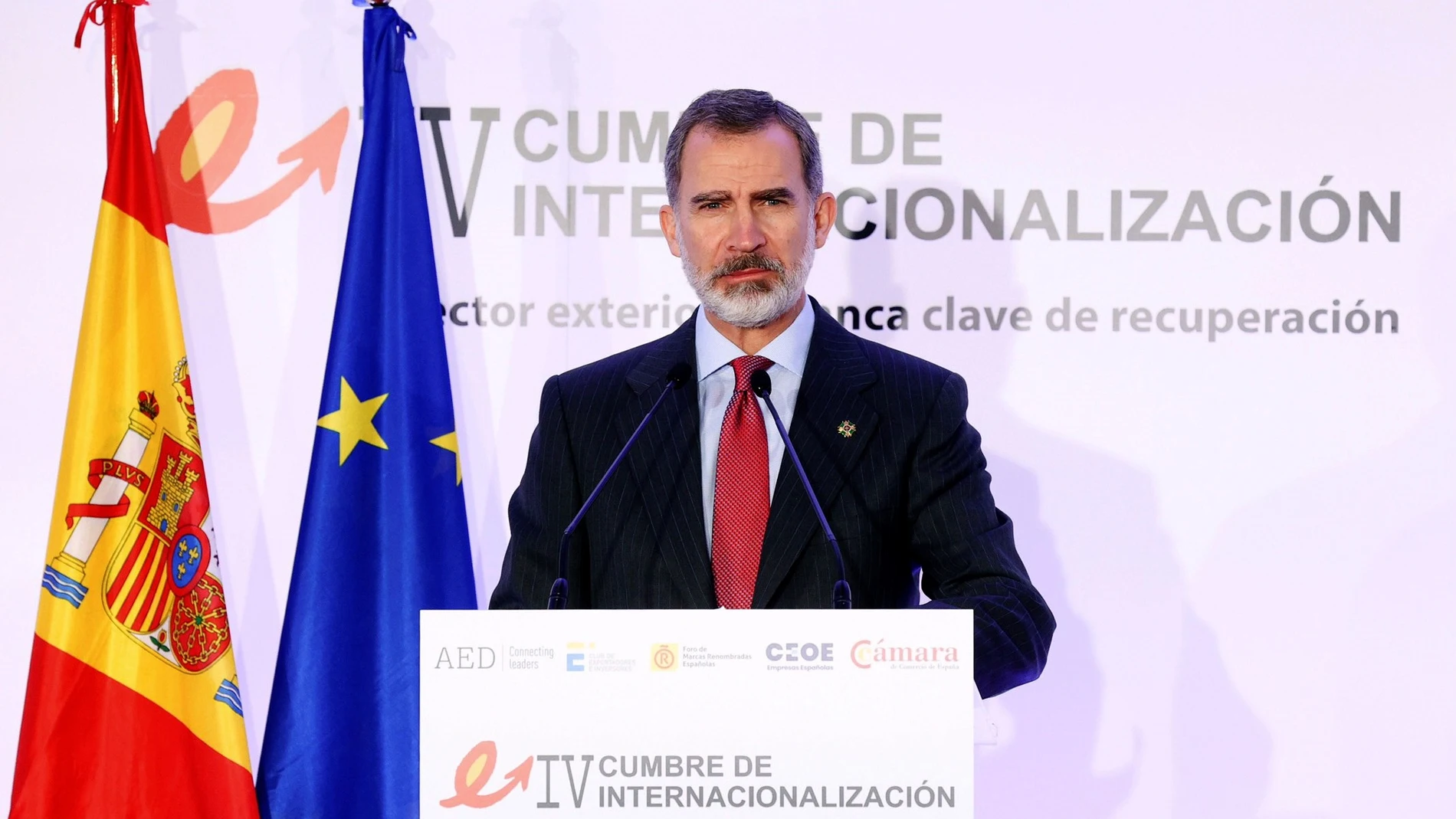GRAF2321. MADRID, 09/12/2020.- El rey Felipe VI durante su intervención en la IV Cumbre de Internacionalización, celebrada este miércoles en la sede de la Cámara de Comercio de España en Madrid. EFE/Casa Real / José Jiménez SOLO USO EDITORIAL/SOLO DISPONIBLE PARA ILUSTRAR LA NOTICIA QUE ACOMPAÑA