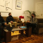 El presidente de la Diputación de Alicante se reúne con los representantes de la Asociación Empresarial Hostelería Elche