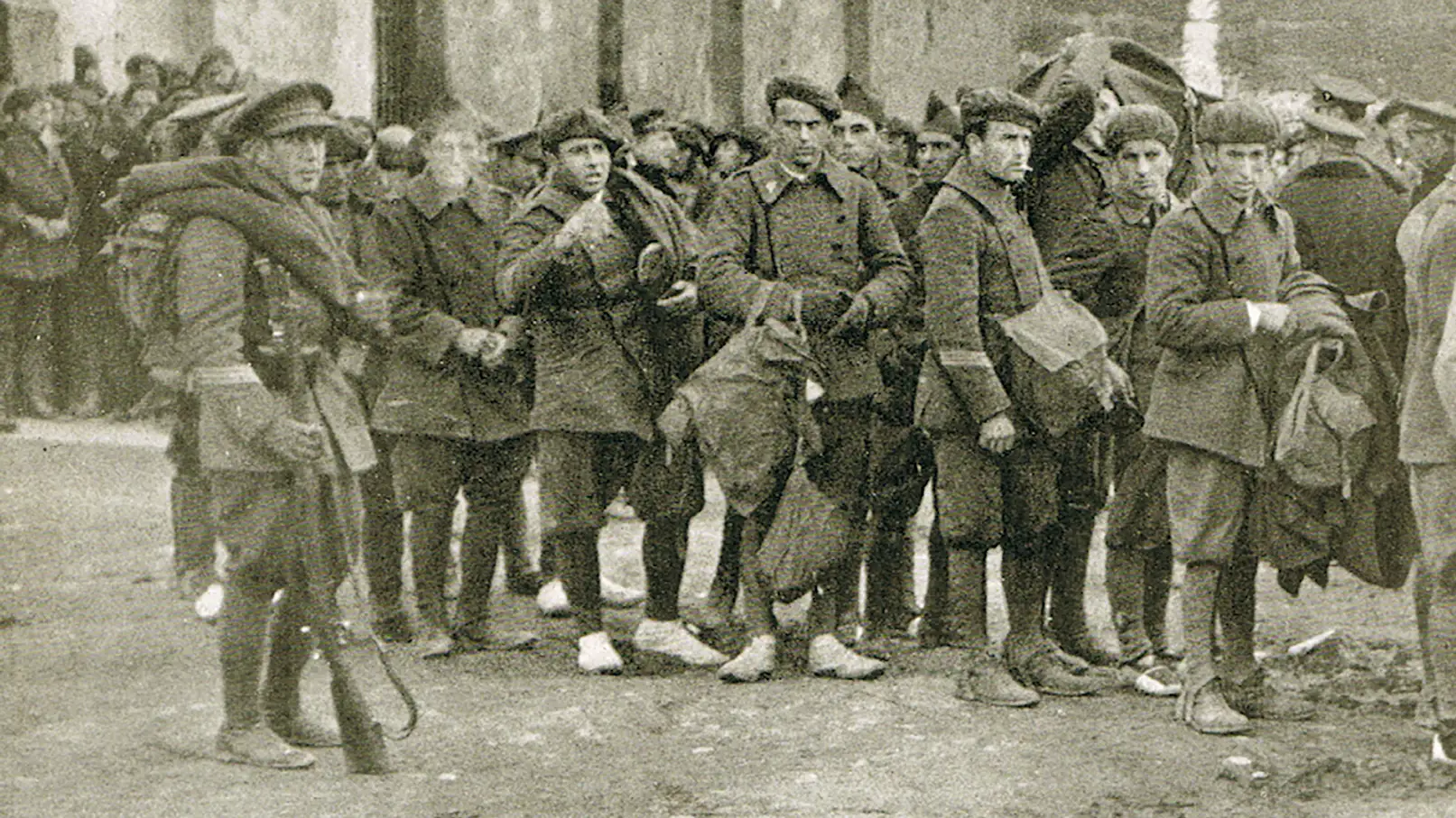 Hombres durante la sublevación de Jaca