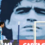 El retrato de Maradona, en un partido del Nápoles