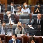 El portavoz del Partido Popular (PP), Alfonso Serrano, durante su poética intervención