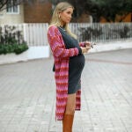 María Pombo con botas de Mango.