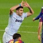 Maxi Gómez con el Valencia.
