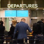 Viajeros en la estación de Kings Cross St.Pancras para embarcar hacia París