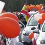 Participantes en Sevilla en la manifestación que la Plataforma Más Plurales por la Libertad de Enseñanza convocó este domingo en Andalucía