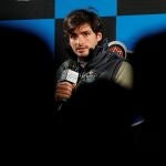 MADRID, 21/12/2020.- El piloto de Fórmula Uno Carlos Sainz Jr durante su participación en la jornada de 'Christmas Karting', este lunes en las instalaciones del Carlos Sainz Karting de Madrid. EFE/J.J. Guillén