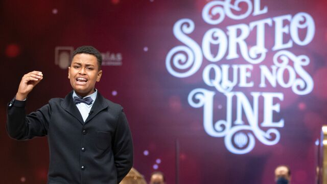 Alexander, cantando el Gordo como un tenor