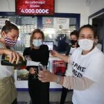 Celebración del 'Gordo' de la Navidad en la administración de Punta Umbría (Huelva)