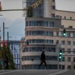 La Gran Vía de Madrid, durante la vigencia del estado de alarma que impuso restricciones de movilidad a los ciudadanos