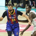 Mirotic hizo lo que quiso ante Garuba