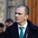 El secretario general de Vox, Javier Ortega Smith (i), acude a las celebraciones del 'Día de la Toma de Granada' en Granada, a 02 de enero de 2020.