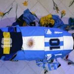 Imagen del féretro de Maradona en la Casa Rosada
