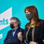 Laura Borràs (JxCat) y Toni Castellà (Demòcrates) en rueda de prensa
