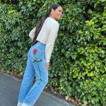 Cristina Pedroche ha encontrado los vaqueros de marca española que hacen tipazo.