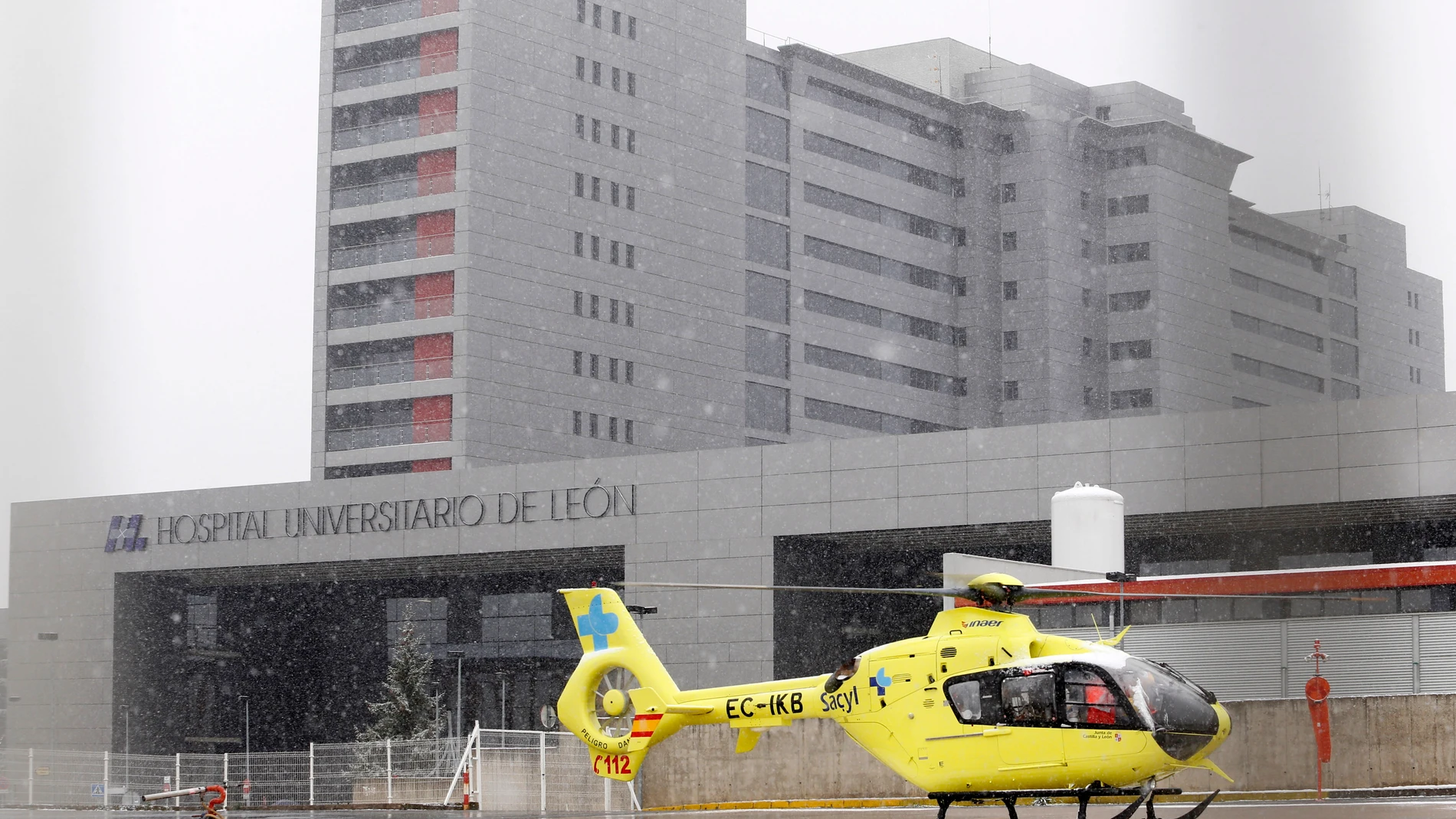 Hospital de León donde está ingresada la joven de 18 años