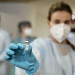 ¿Qué eran realmente la instrucciones para insertar chips 5G en las vacunas de la COVID-19?