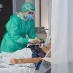 Más de 2.000 profesionales sanitarios valencianos no pueden ir a trabajar porque están de baja o en cuarentena